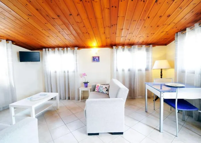 Corfu Cosy Penthouse With A View 公寓